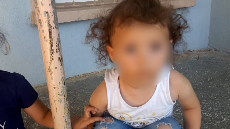 Pantolonun yırtık diyene öyle bir cevap verdi ki